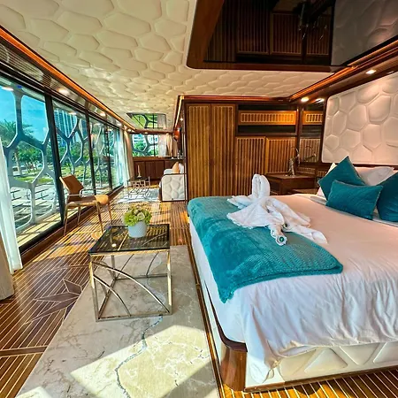Overnight Super Yacht - Orchid Dubai Exterior photo