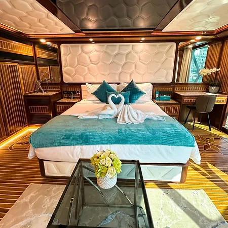 Overnight Super Yacht - Orchid Dubai Exterior photo