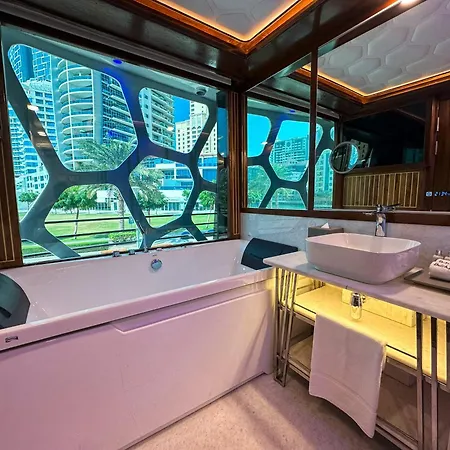 Overnight Super Yacht - Orchid Dubai Exterior photo
