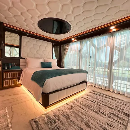 Overnight Super Yacht - Orchid Dubai Exterior photo