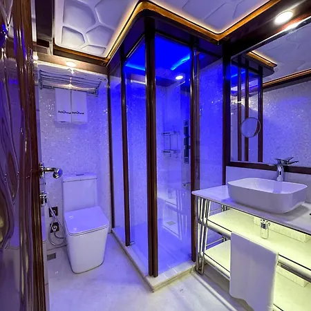 Overnight Super Yacht - Orchid Dubai Exterior photo