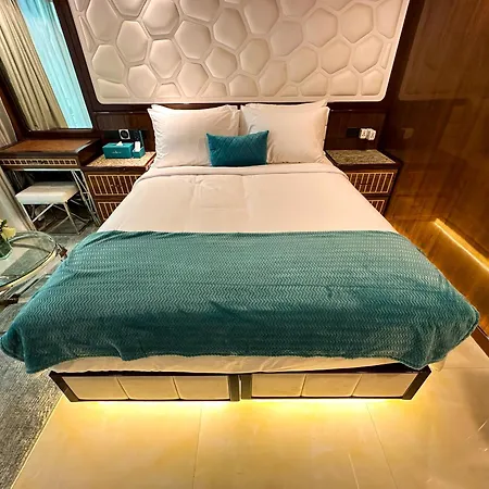 Overnight Super Yacht - Orchid Dubai Exterior photo