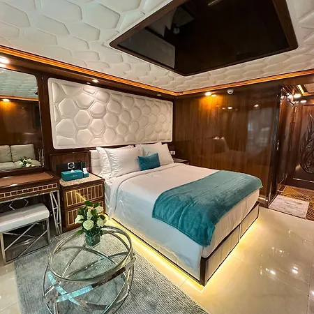Overnight Super Yacht - Orchid Dubai Exterior photo