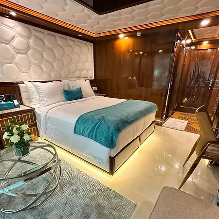 Overnight Super Yacht - Orchid Dubai Exterior photo