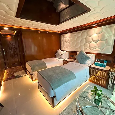 Overnight Super Yacht - Orchid Dubai Exterior photo
