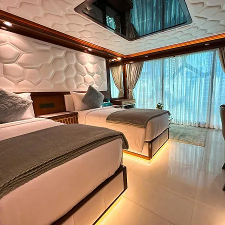 Overnight Super Yacht - Orchid Dubai Exterior photo