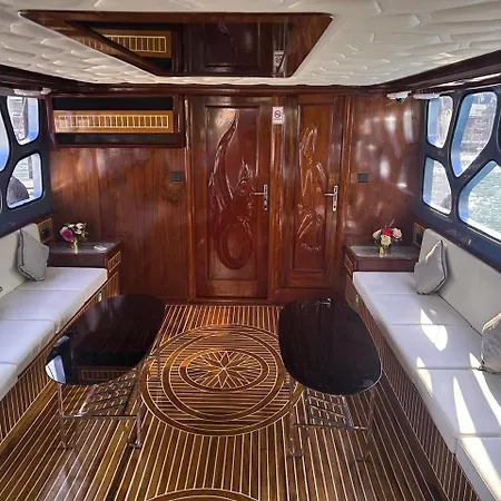 Overnight Super Yacht - Orchid Dubai Exterior photo