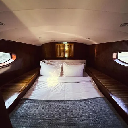 Overnight Super Yacht - Orchid Dubai Exterior photo