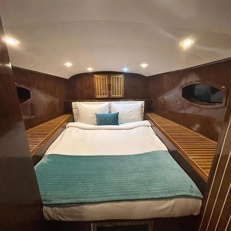 Overnight Super Yacht - Orchid Dubai Exterior photo