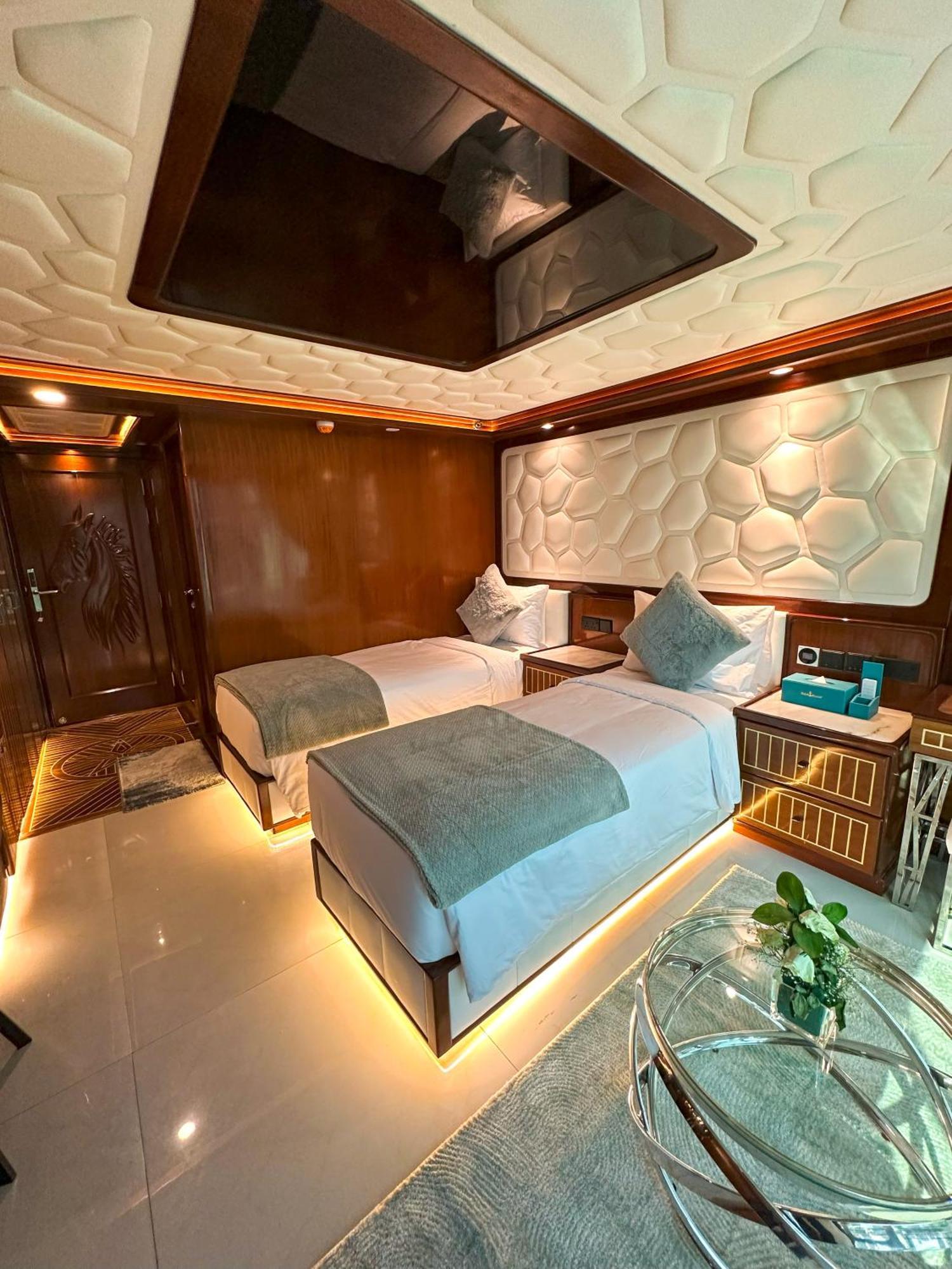 Overnight Super Yacht - Orchid Botel Abu Dhabi